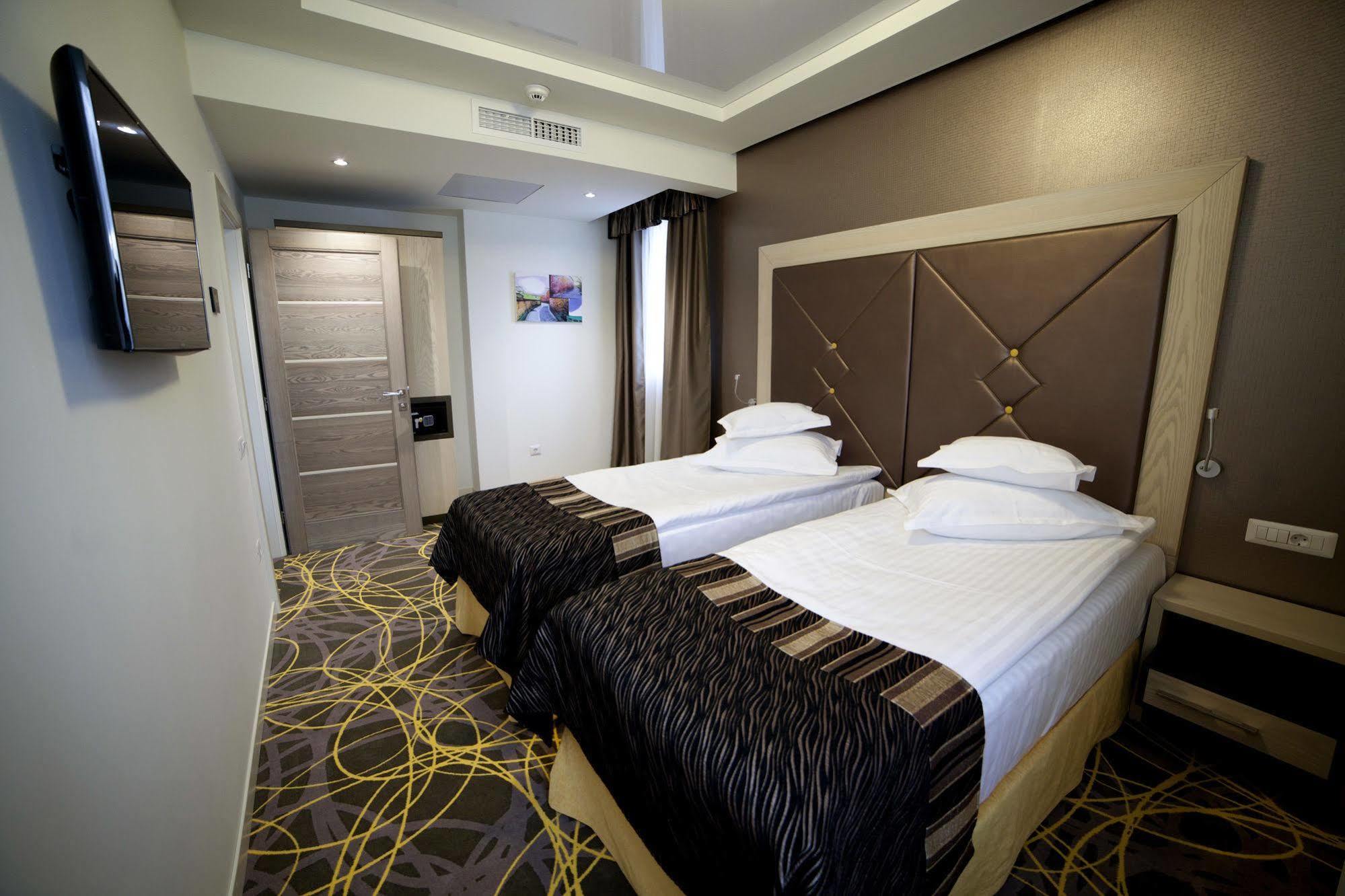 Exclusive Hotel & More Sibiu Exterior photo