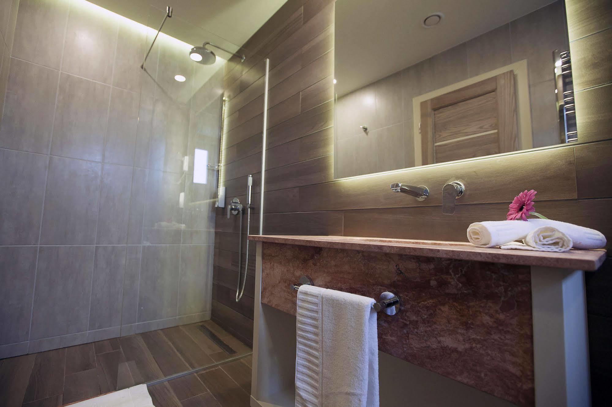 Exclusive Hotel & More Sibiu Exterior photo